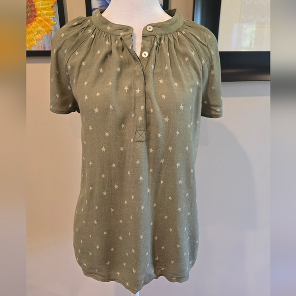 Style & Co. Tops - Sage Star Print Women's short sleeve button up Top